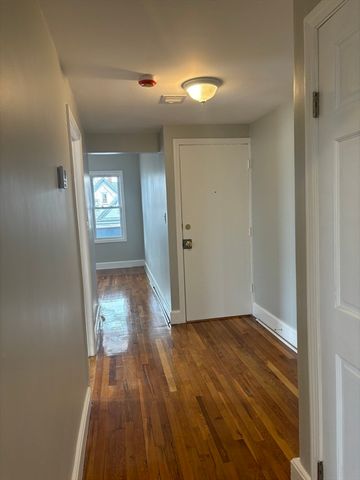 63 Callender St 3R, Boston, MA 02124