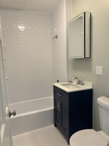 63 Callender St 3R, Boston, MA 02124