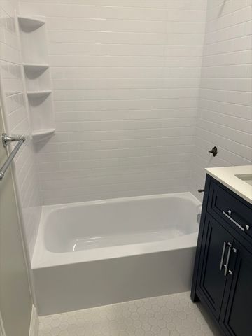 63 Callender St 3R, Boston, MA 02124