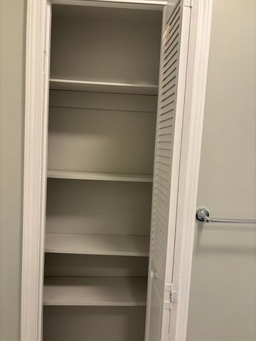 63 Callender St 3R, Boston, MA 02124