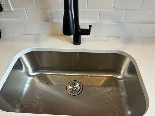 63 Callender St 3R, Boston, MA 02124