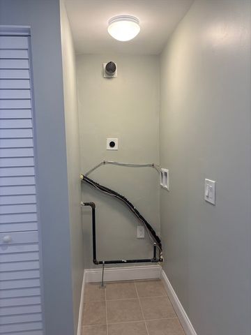 63 Callender St 3R, Boston, MA 02124