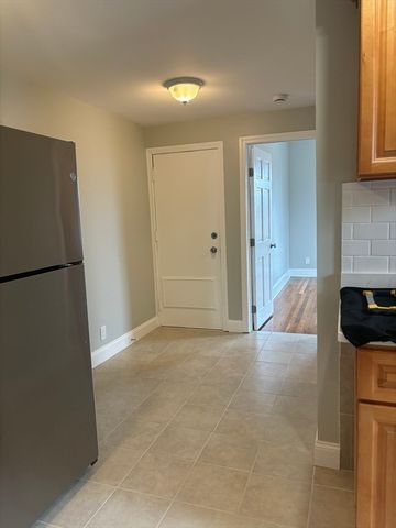 63 Callender St 3R, Boston, MA 02124