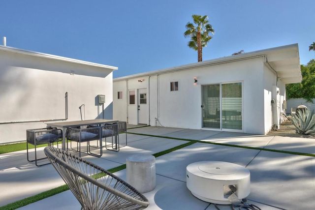 697 N Farrell Drive, Palm Springs, CA 92262