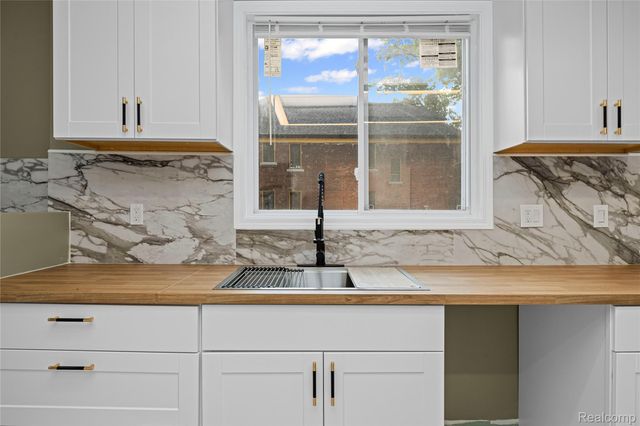 522 Smith Street, Detroit, MI 48202