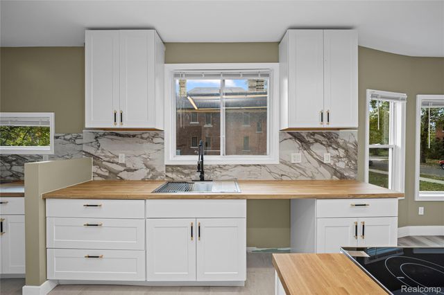 522 Smith Street, Detroit, MI 48202