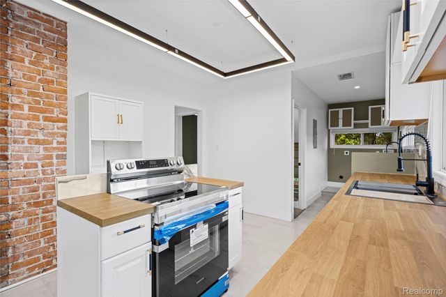 522 Smith Street, Detroit, MI 48202