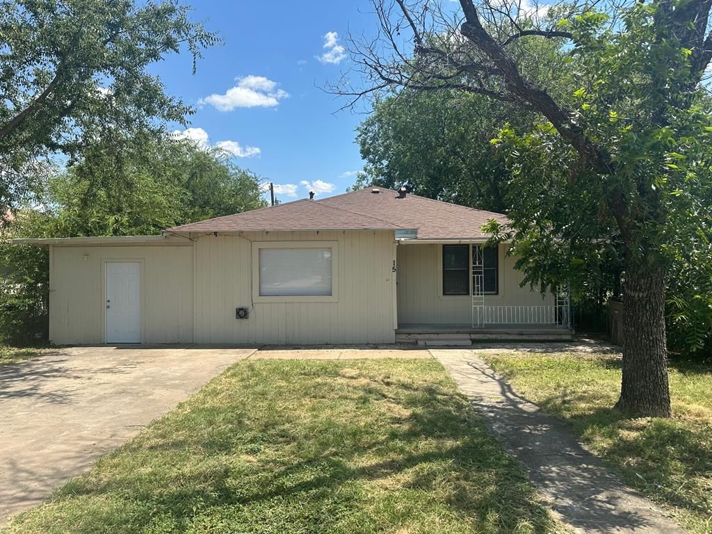 Image 1 of property listing at 15 E 23rd St, San Angelo, TX 76903