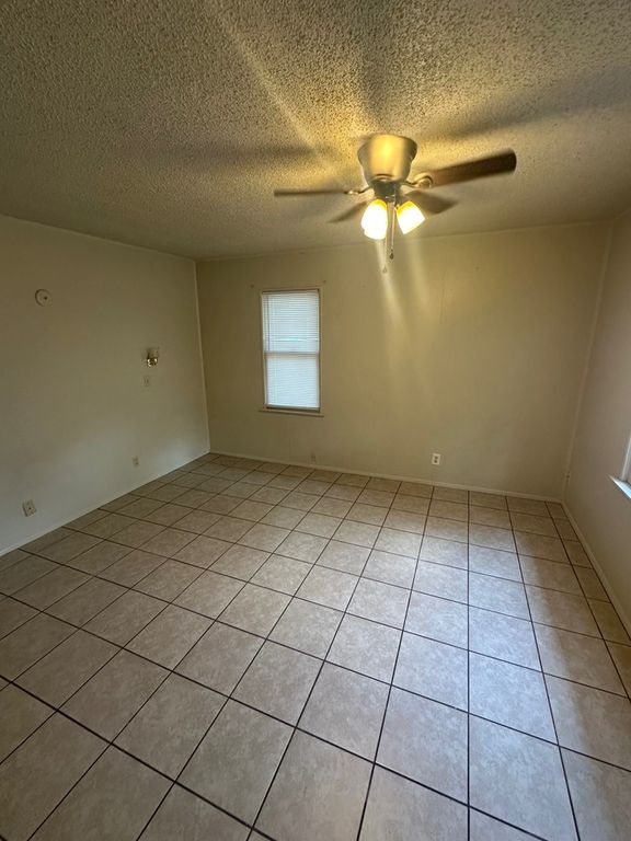 Image 10 of property listing at 15 E 23rd St, San Angelo, TX 76903