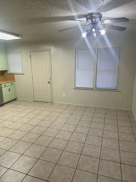 Image 3 of property listing at 15 E 23rd St, San Angelo, TX 76903
