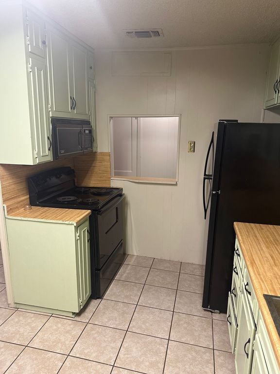 Image 5 of property listing at 15 E 23rd St, San Angelo, TX 76903