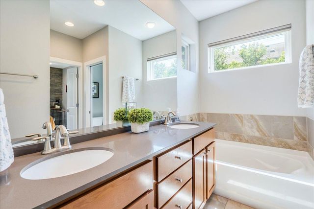 3505 Villa CT 11, Austin, TX 78704