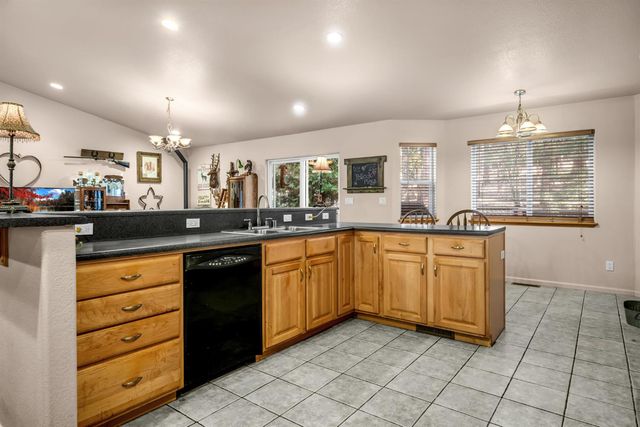 3117 Darby Ln, Pollock Pines, CA 95726