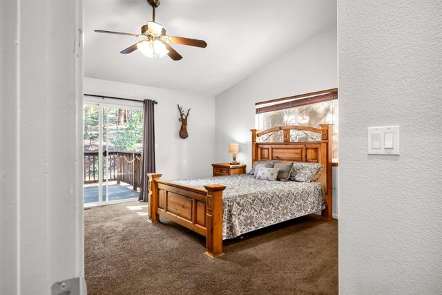 3117 Darby Ln, Pollock Pines, CA 95726