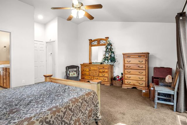 3117 Darby Ln, Pollock Pines, CA 95726