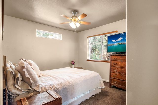 3117 Darby Ln, Pollock Pines, CA 95726