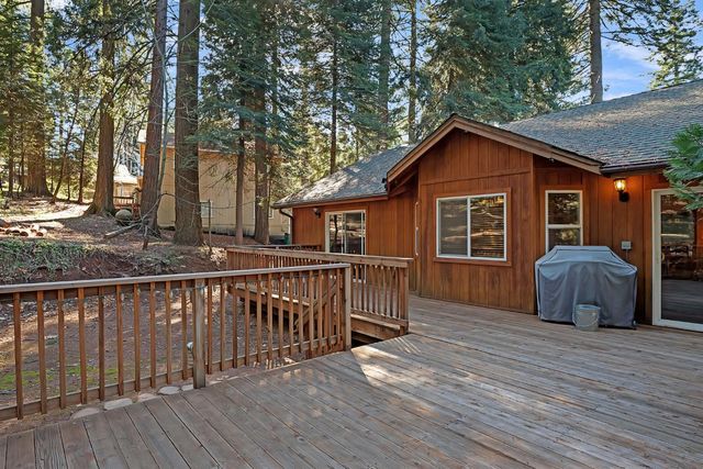3117 Darby Ln, Pollock Pines, CA 95726