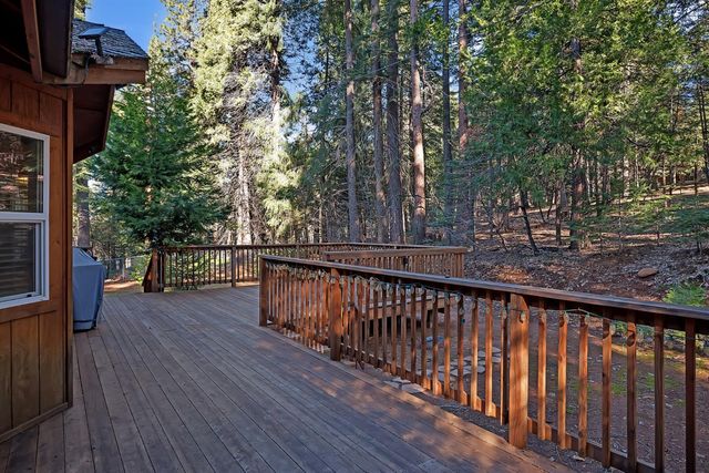 3117 Darby Ln, Pollock Pines, CA 95726