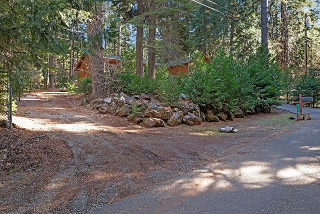 3117 Darby Ln, Pollock Pines, CA 95726