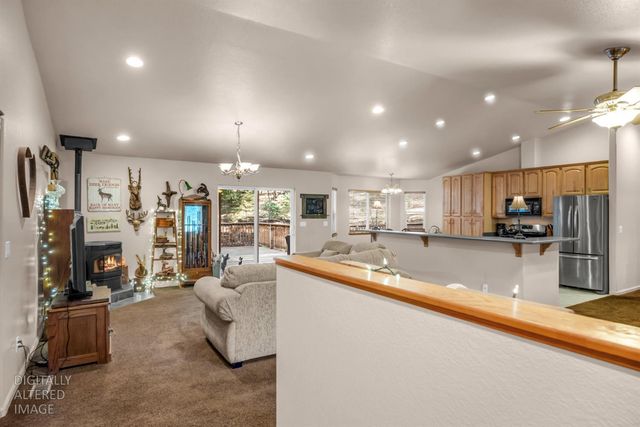 3117 Darby Ln, Pollock Pines, CA 95726