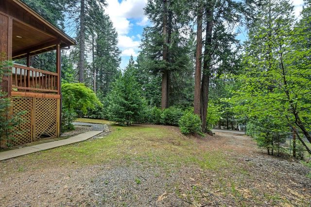 3117 Darby Ln, Pollock Pines, CA 95726