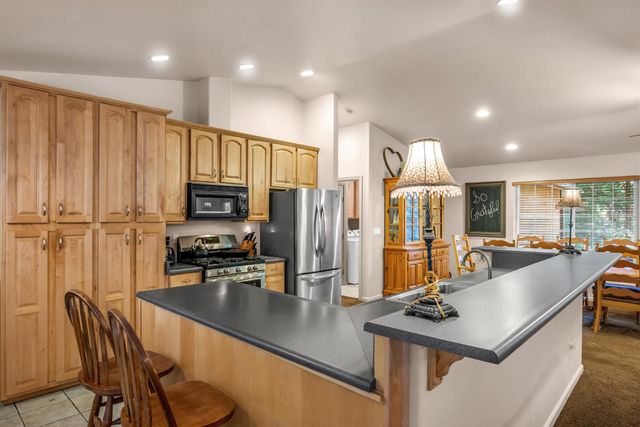 3117 Darby Ln, Pollock Pines, CA 95726