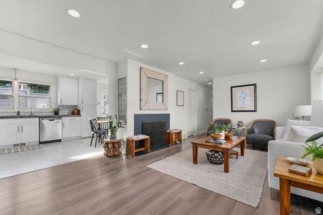 3156 E ELGIN DR, Millcreek, UT 84109