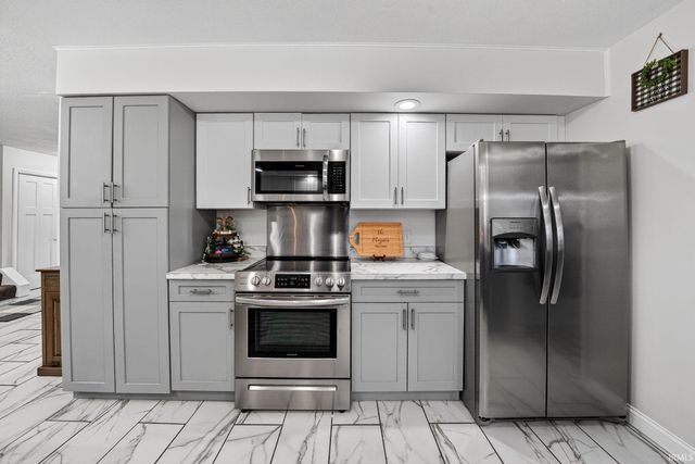 20911 Roycroft Drive, South Bend, IN 46614