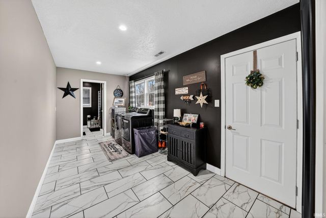 20911 Roycroft Drive, South Bend, IN 46614