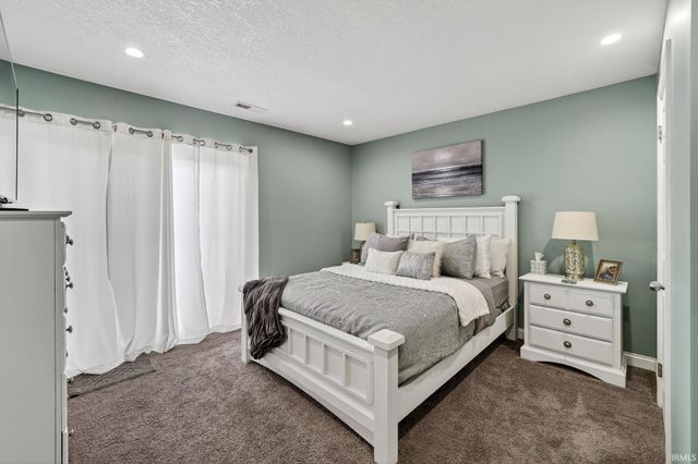 20911 Roycroft Drive, South Bend, IN 46614