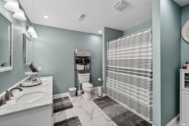 20911 Roycroft Drive, South Bend, IN 46614