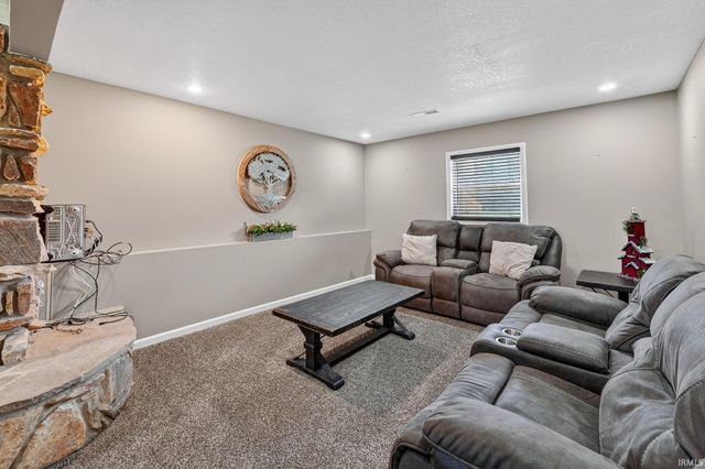 20911 Roycroft Drive, South Bend, IN 46614