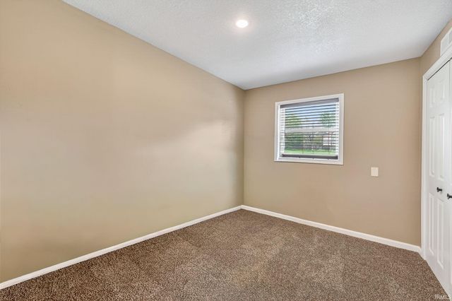 20911 Roycroft Drive, South Bend, IN 46614