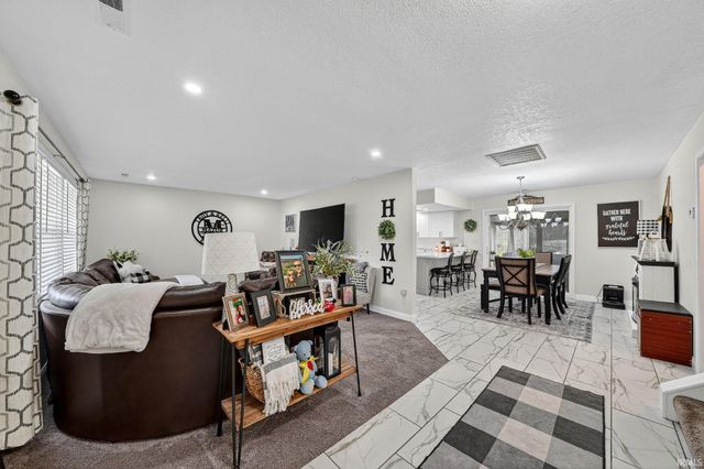 20911 Roycroft Drive, South Bend, IN 46614