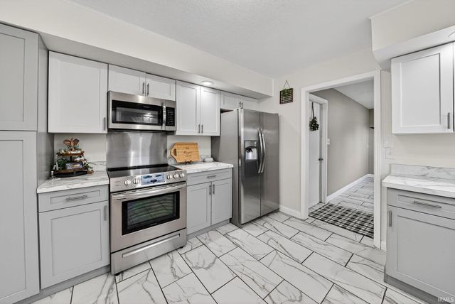 20911 Roycroft Drive, South Bend, IN 46614