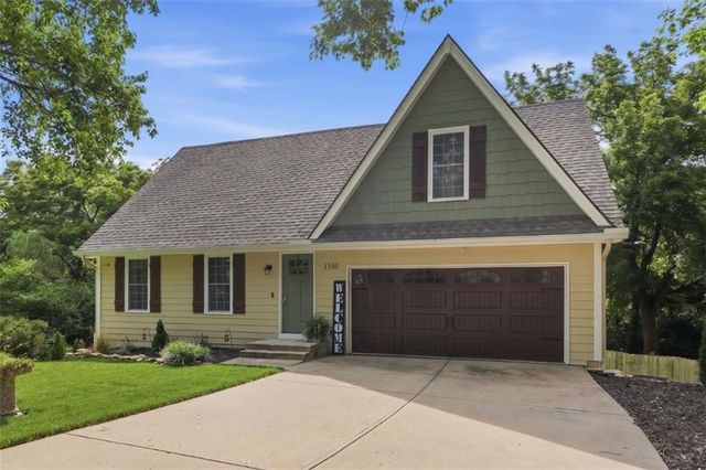 1380 W Prairie Court, Olathe, KS 66061