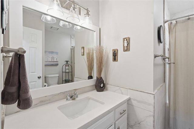 1380 W Prairie Court, Olathe, KS 66061