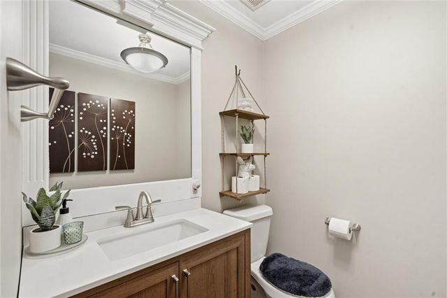 1380 W Prairie Court, Olathe, KS 66061
