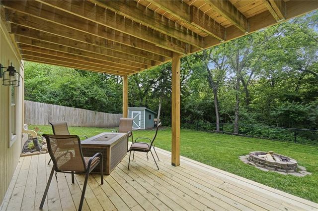 1380 W Prairie Court, Olathe, KS 66061