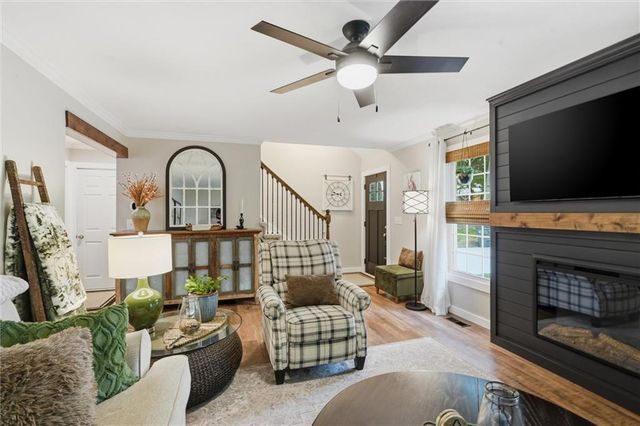 1380 W Prairie Court, Olathe, KS 66061