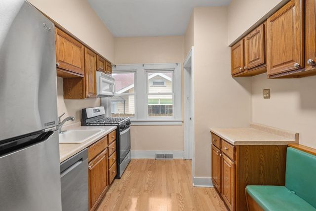 2327 6th Street, Moline, IL 61265