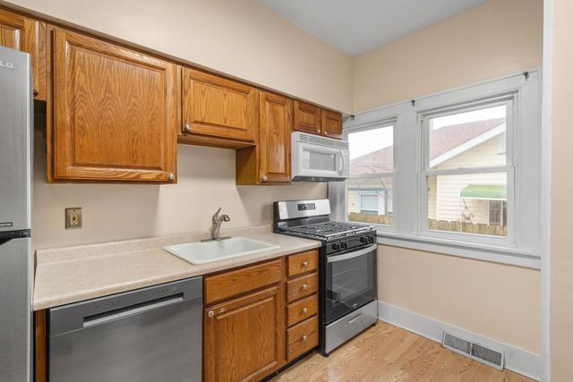 2327 6th Street, Moline, IL 61265