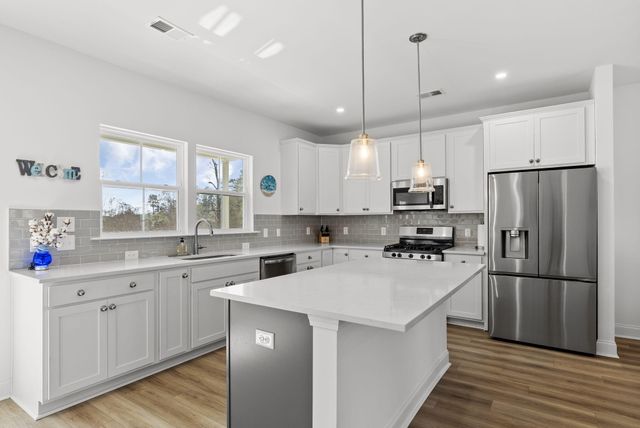 635 N Laurel Street, Summerville, SC 29483