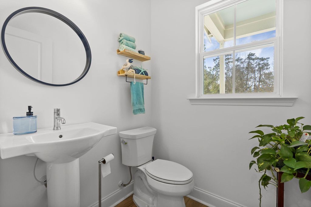 Image 28 of property listing at 635 N Laurel Street, Summerville, SC 29483