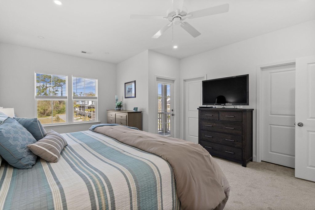 Image 35 of property listing at 635 N Laurel Street, Summerville, SC 29483