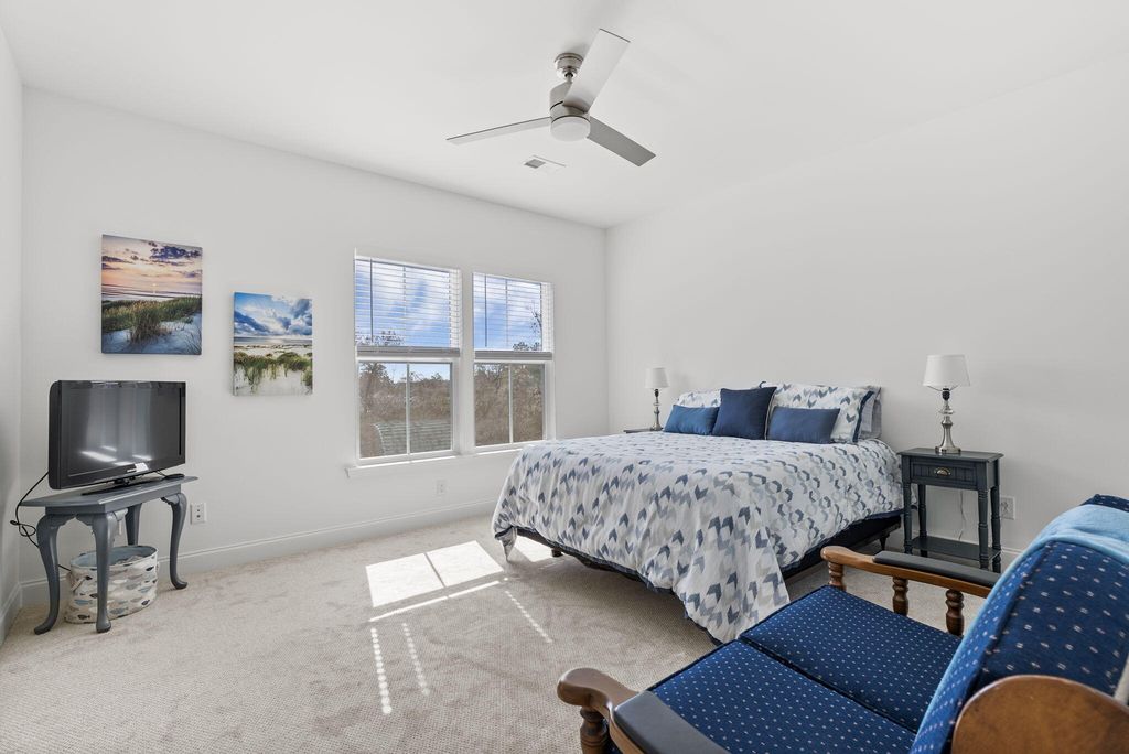 Image 39 of property listing at 635 N Laurel Street, Summerville, SC 29483