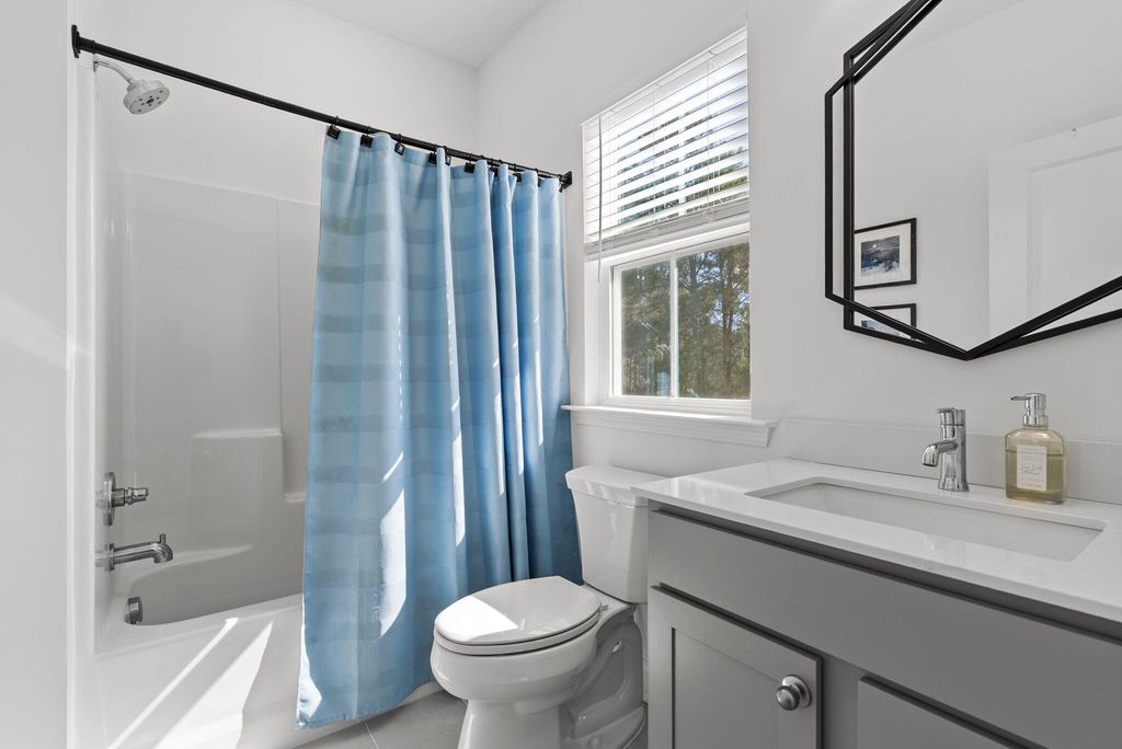 Image 41 of property listing at 635 N Laurel Street, Summerville, SC 29483