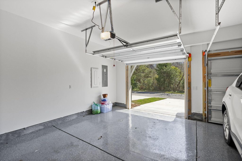 Image 44 of property listing at 635 N Laurel Street, Summerville, SC 29483