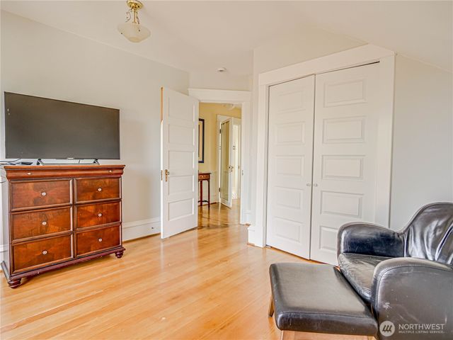4026 Burke Avenue N, Seattle, WA 98103