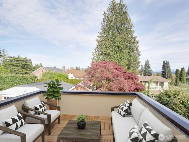 4026 Burke Avenue N, Seattle, WA 98103